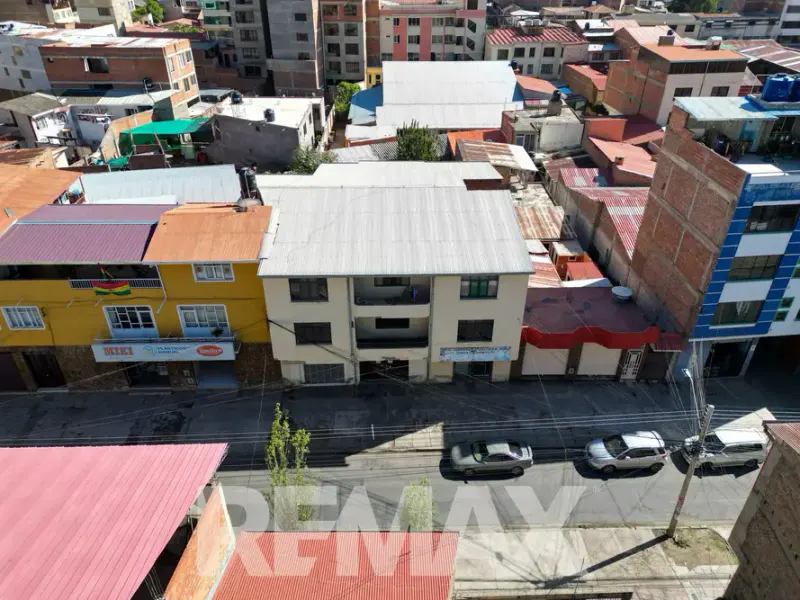 Foto 11 de Casa a Precio de Terreno en Venta Calle Jordan