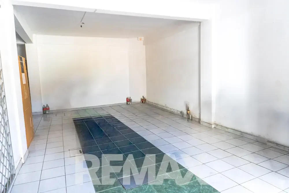 Foto 14 de Casa a Precio de Terreno en Venta Calle Jordan