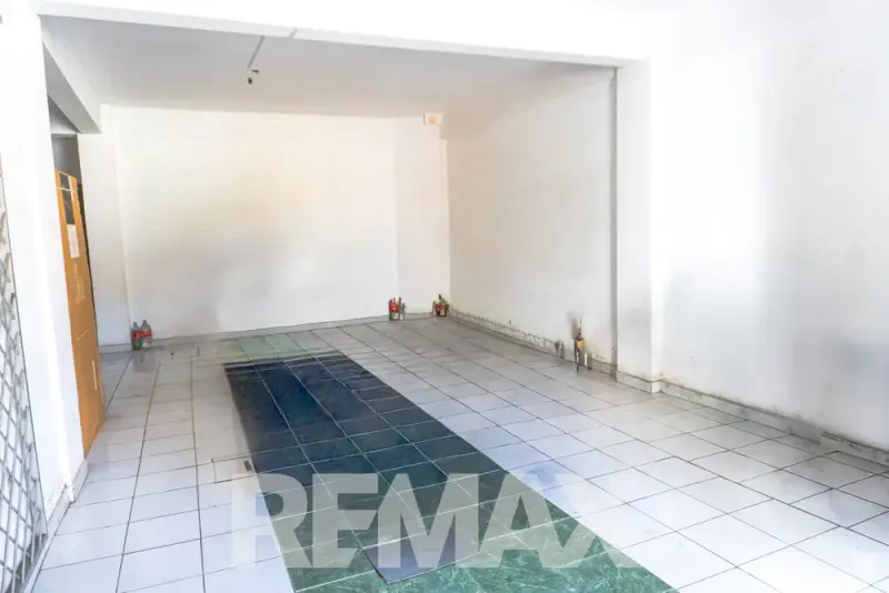 Foto 14 de Casa a Precio de Terreno en Venta Calle Jordan