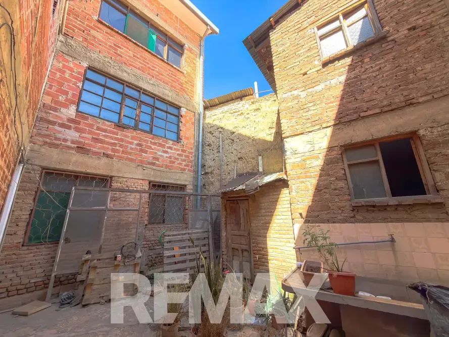 Foto 8 de Casa a Precio de Terreno en Venta Calle Jordan