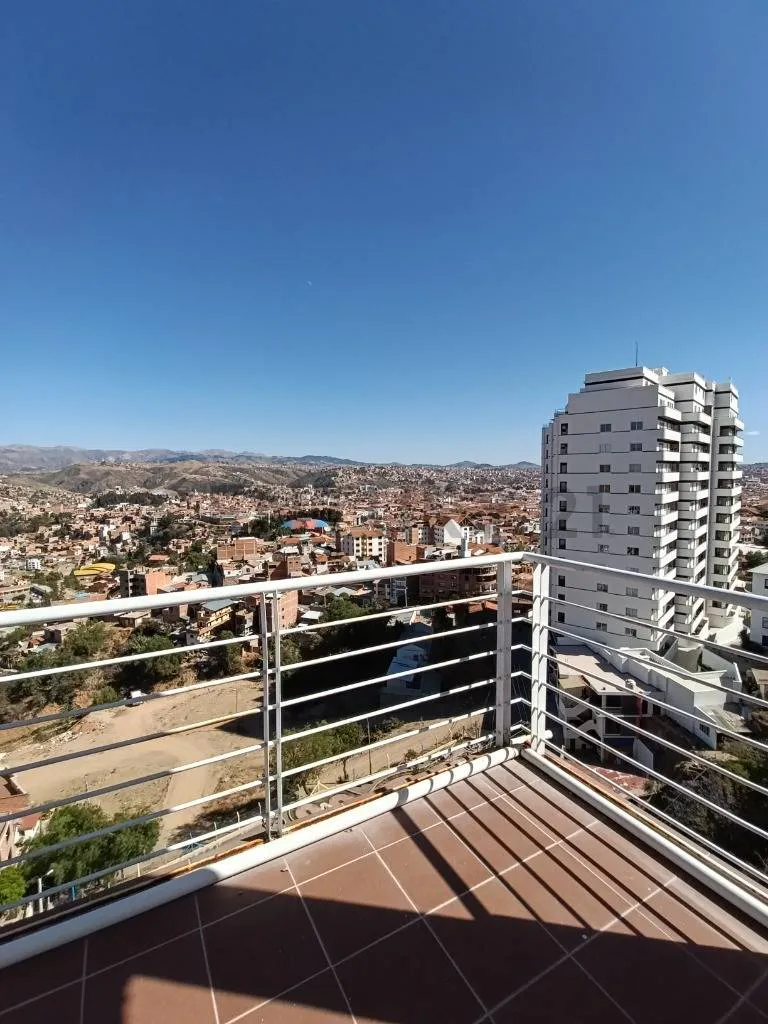 Foto 11 de Garzonier Semi Amoblado en Alquiler por La Urbanización Loyola