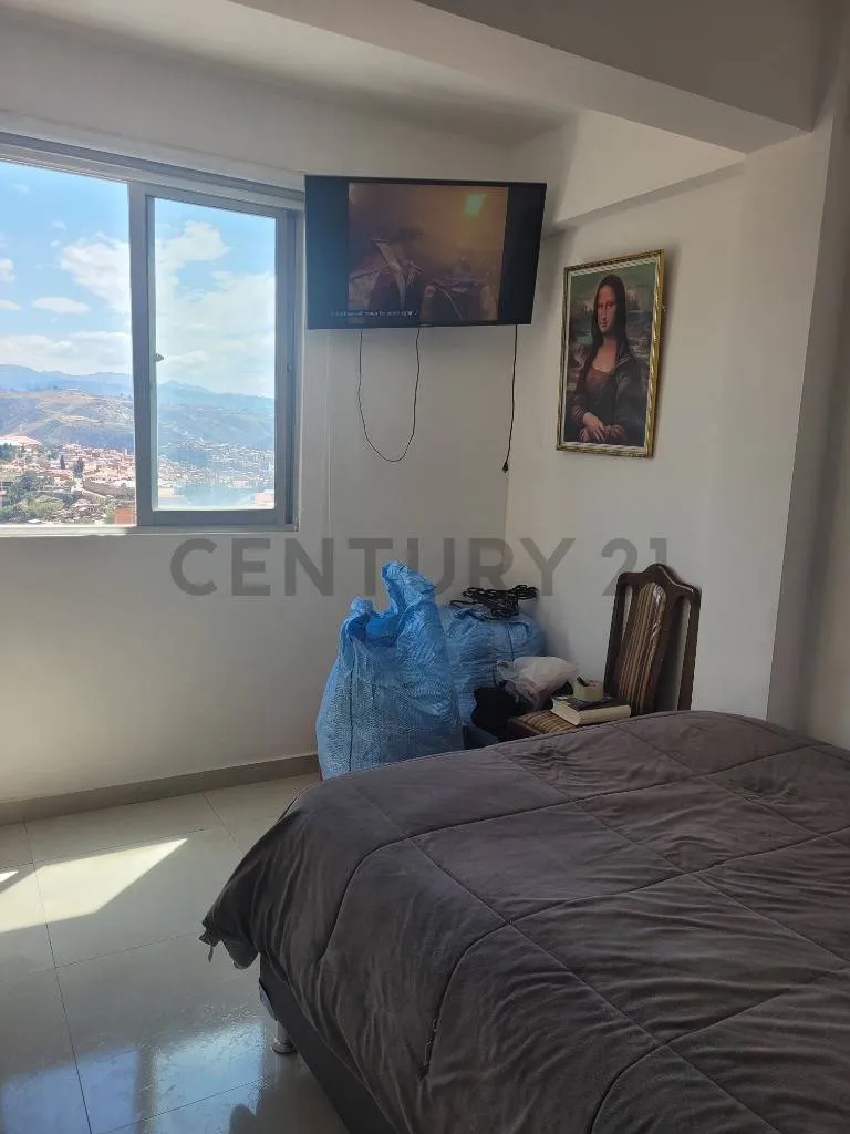 Foto 4 de Garzonier Semi Amoblado en Alquiler por La Urbanización Loyola