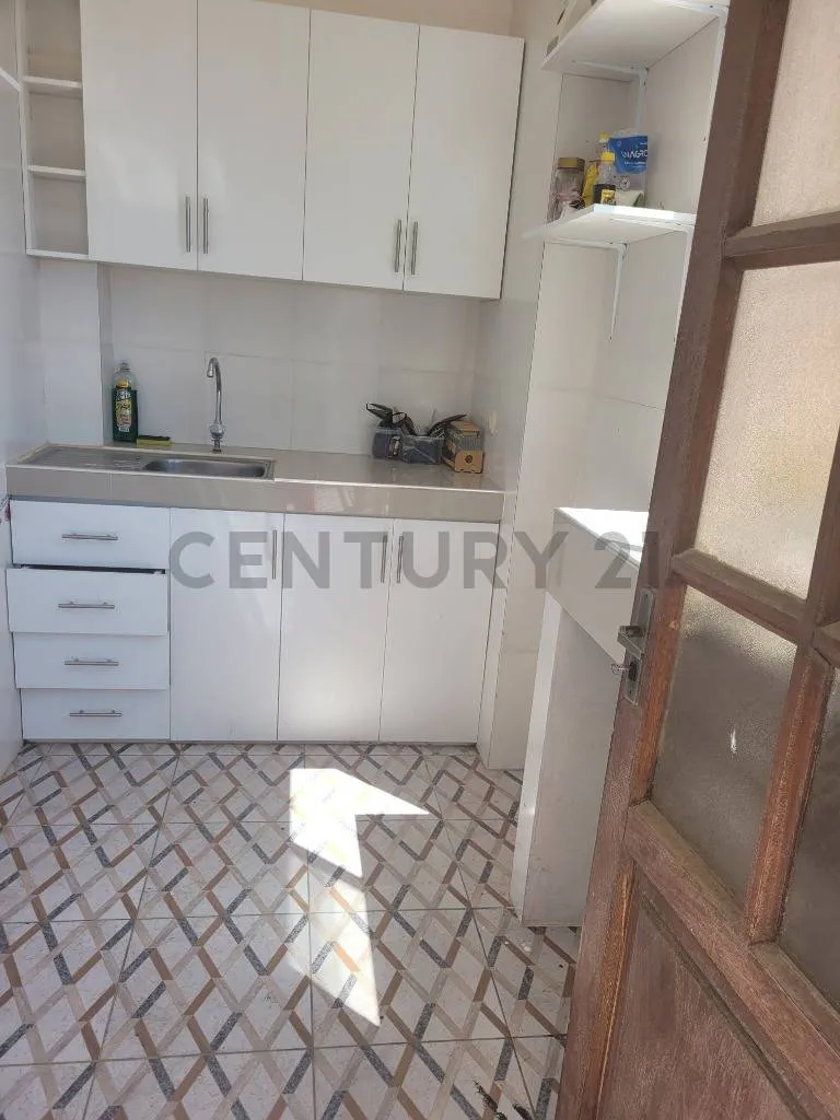 Foto 2 de Garzonier Semi Amoblado en Alquiler por La Urbanización Loyola