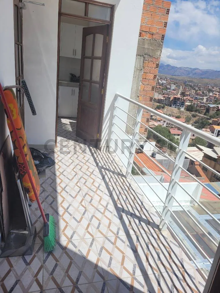 Foto 5 de Garzonier Semi Amoblado en Alquiler por La Urbanización Loyola
