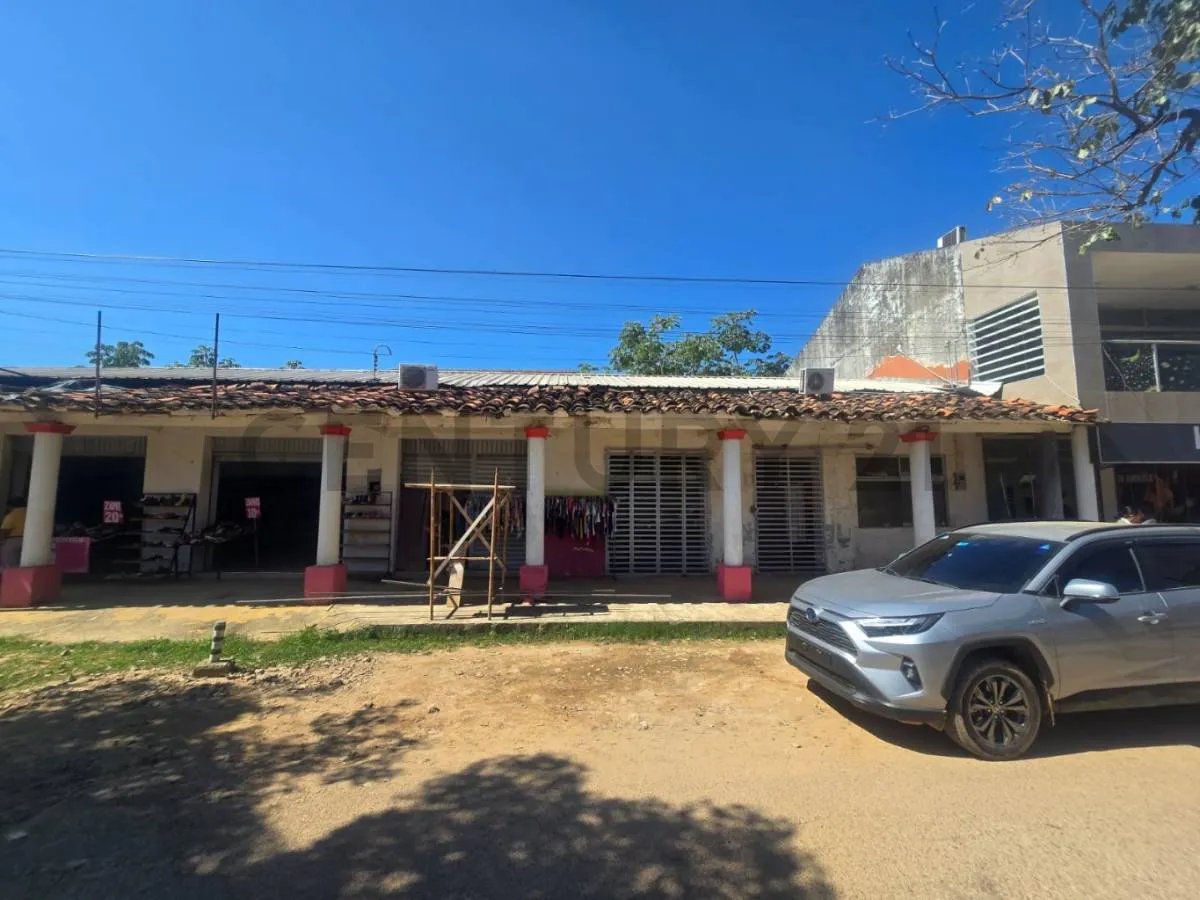Foto 10 de Atractivo Terreno con Galeria para Negocios!