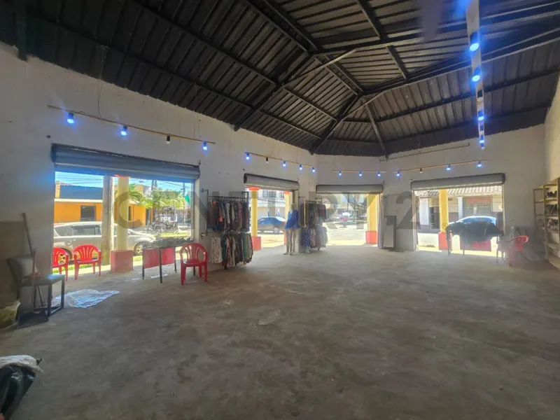 Foto 12 de Atractivo Terreno con Galeria para Negocios!