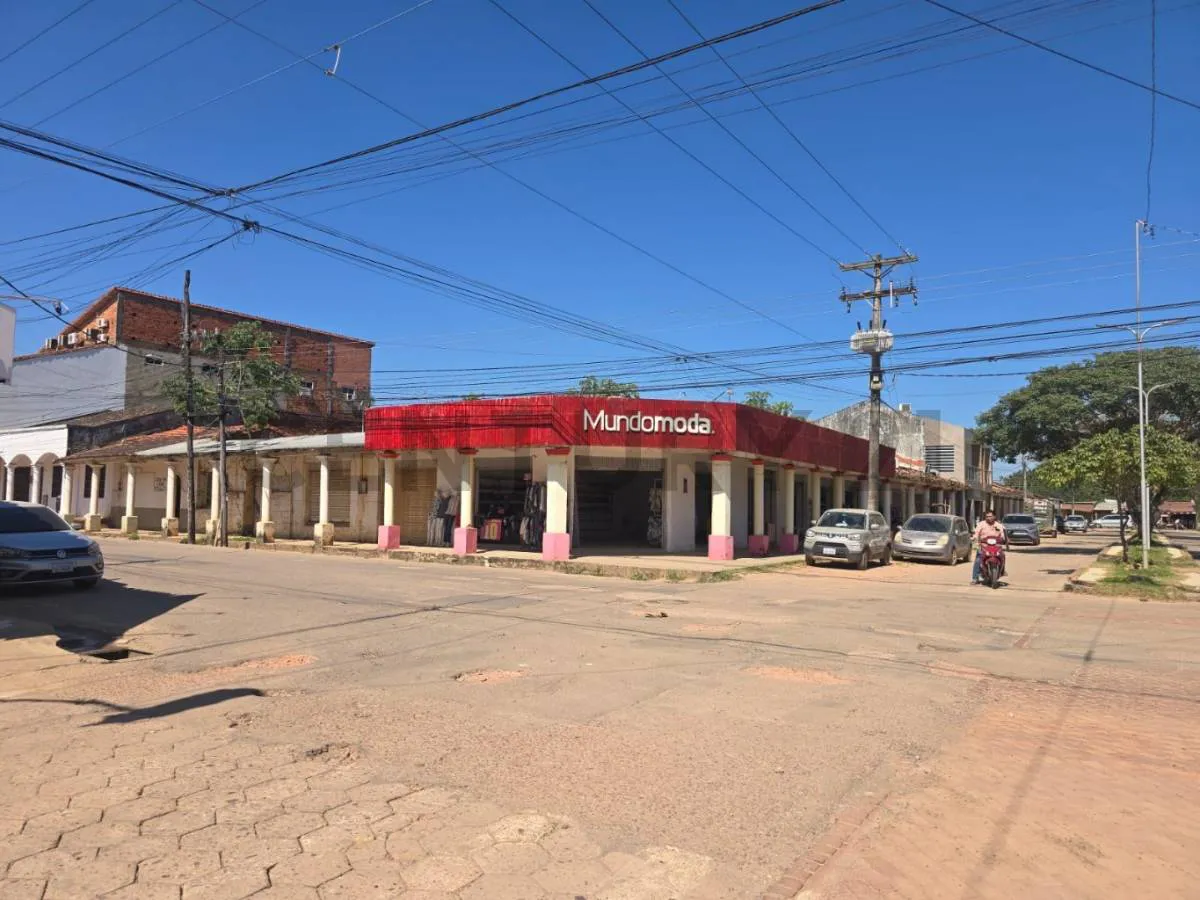 Foto 1 de Atractivo Terreno con Galeria para Negocios!