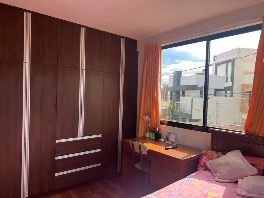 Foto 12 de Casa en Esquina con Amplio Jardín y Terraza – Espacio, Privacidad y Confort en un Solo Lugar.