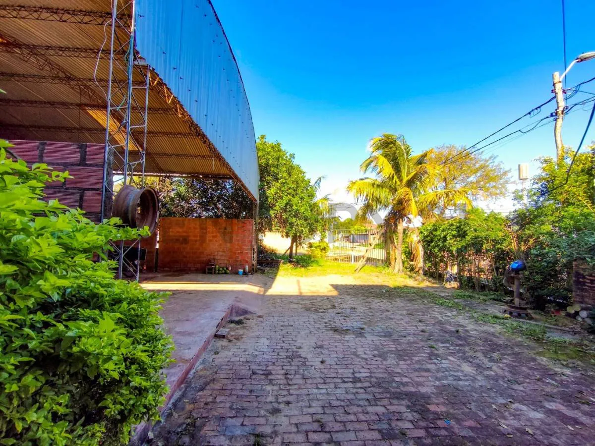 Foto 5 de Amplia Vivienda con Galpon en Venta, Cerca del Nuevo Mercado Abasto