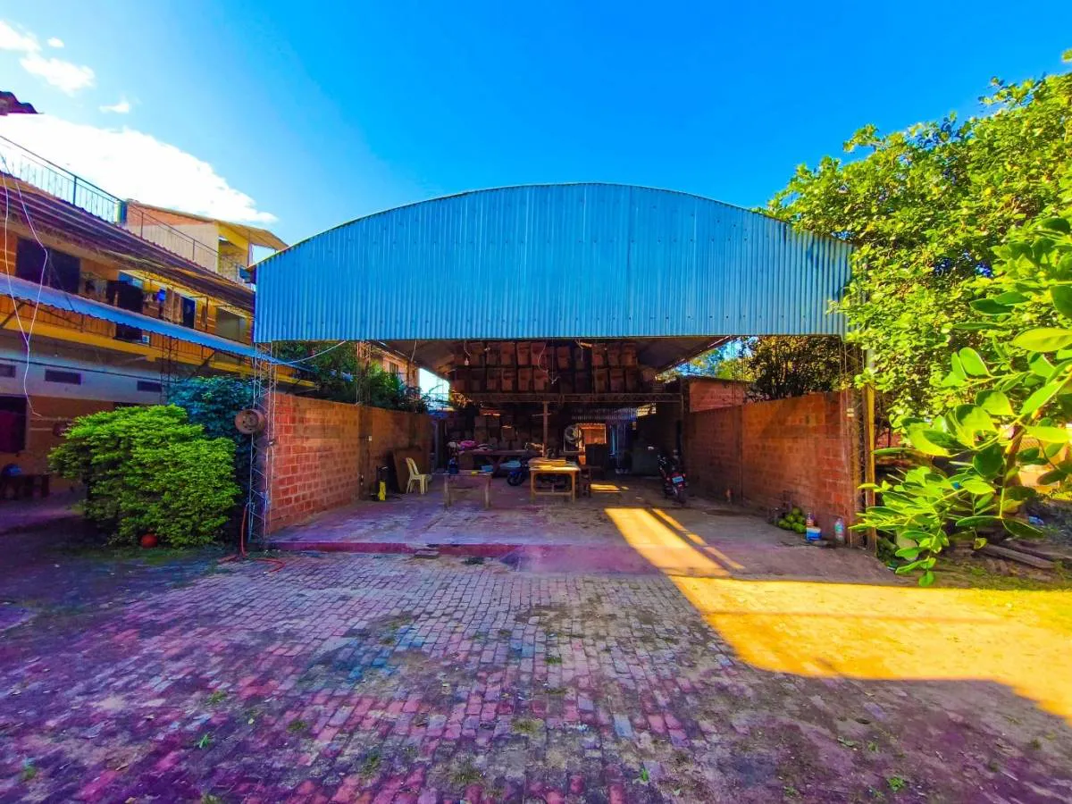 Foto 11 de Amplia Vivienda con Galpon en Venta, Cerca del Nuevo Mercado Abasto