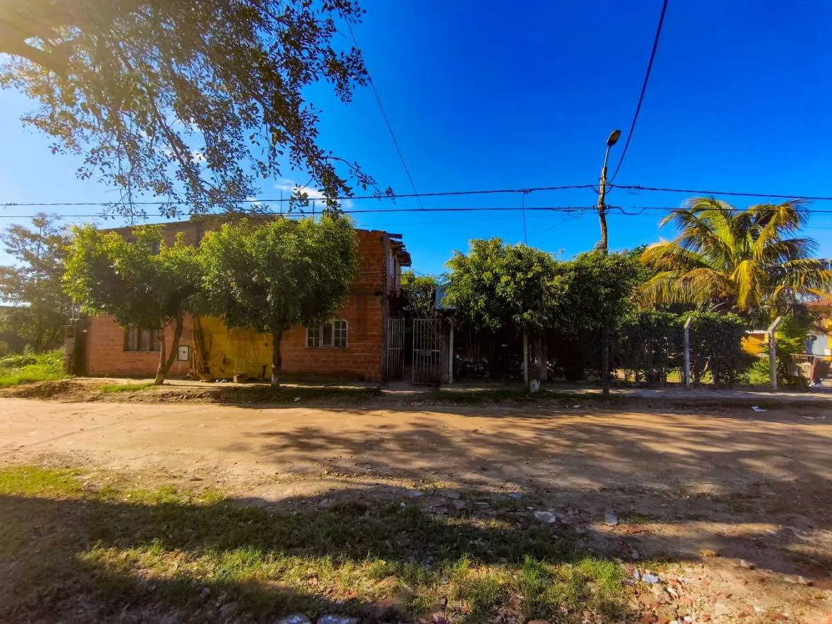 Foto 2 de Amplia Vivienda con Galpon en Venta, Cerca del Nuevo Mercado Abasto