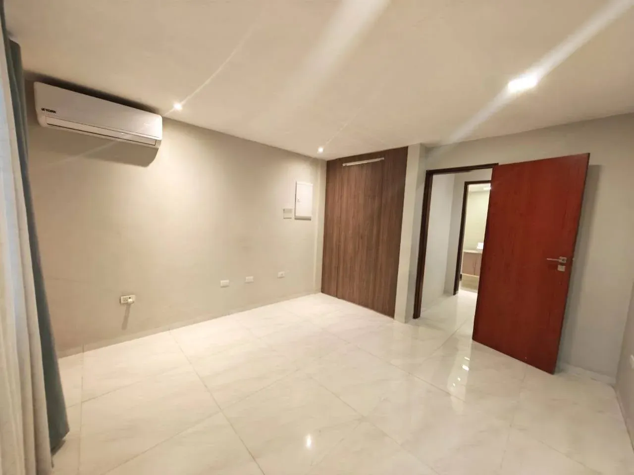 Foto 5 de Amplia y Moderna Casa en Condominio en Urubo en Alquiler