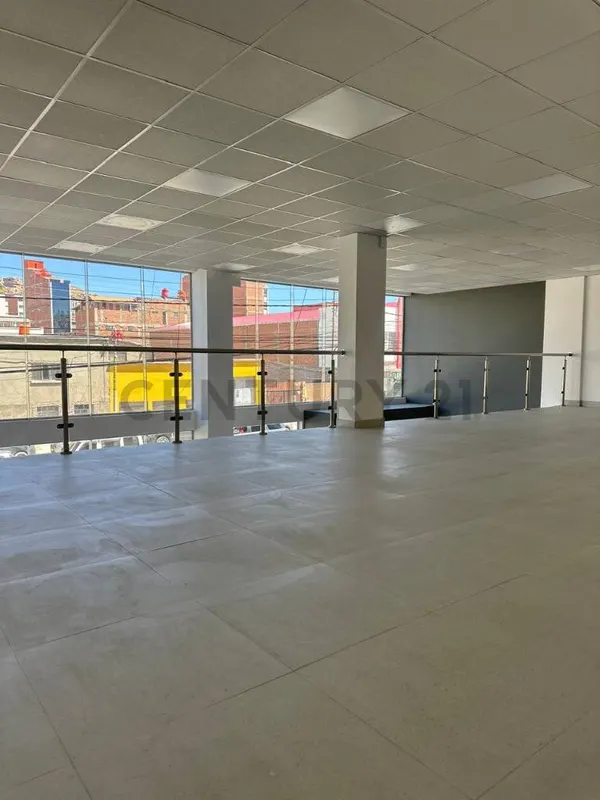 Foto 6 de Showroom en Alquiler Sobre Av. 6 de Agosto – Excelente Ubicación