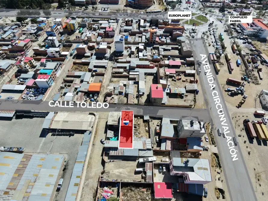 Foto 1 de Casa con Construcción en Venta Buena Ubicación Zona Sud – Calle Toledo y Av. Circunvalación
