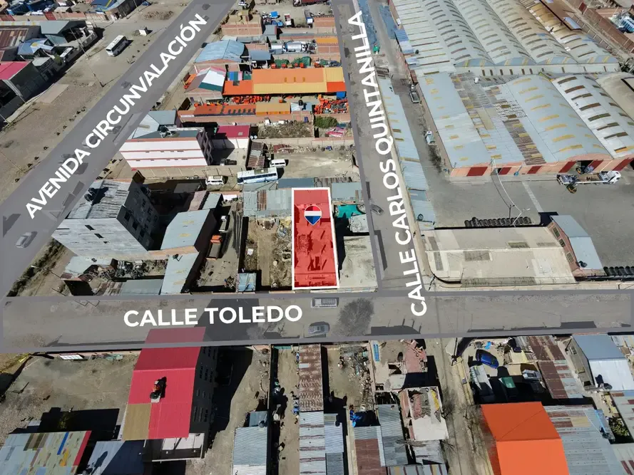 Foto 2 de Casa con Construcción en Venta Buena Ubicación Zona Sud – Calle Toledo y Av. Circunvalación
