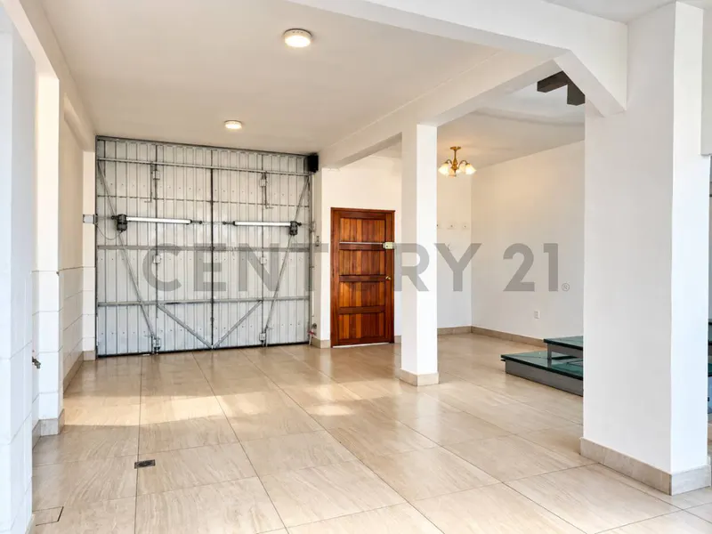 Foto 6 de Casa para Oficina en Alquiler con Terraza | Av. Mecapaca Obrajes