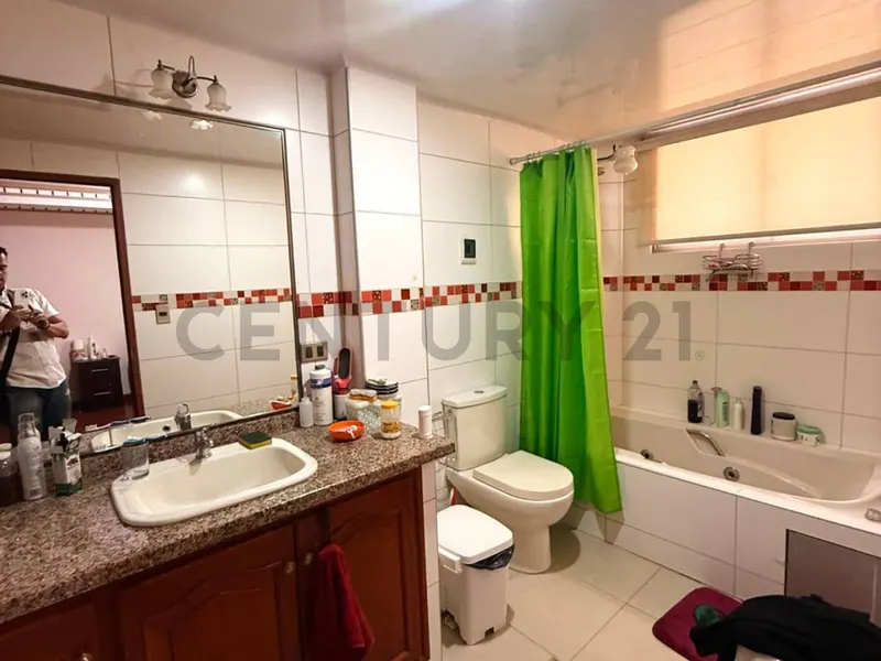 Foto 13 de Amplio departamento de 192,97 m² en venta – Tiquipaya