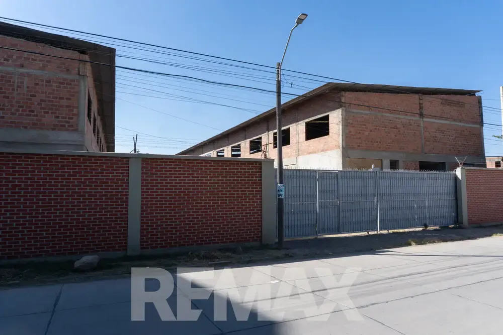 Foto 5 de Propiedad Comercial a Precio de Lote en Colcapirhua