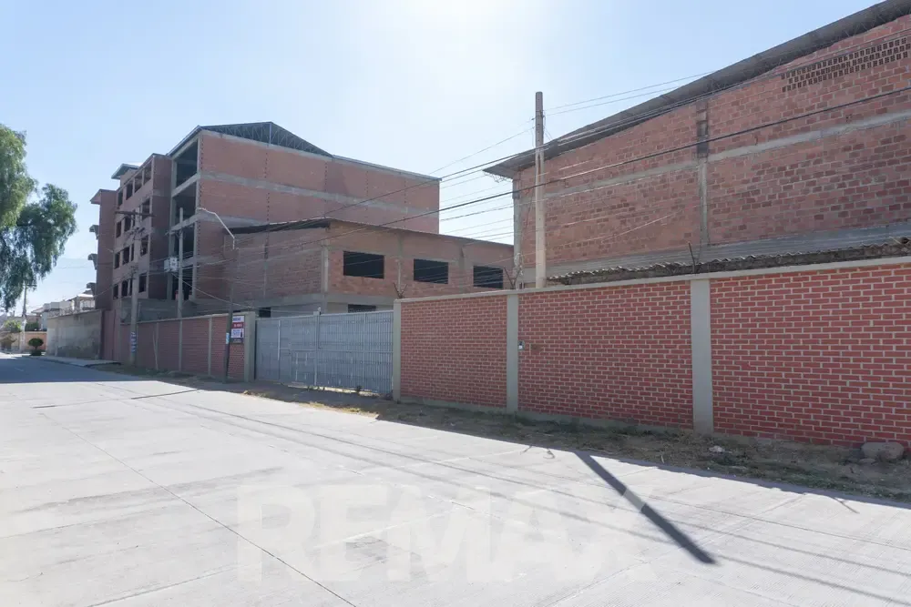 Foto 3 de Propiedad Comercial a Precio de Lote en Colcapirhua