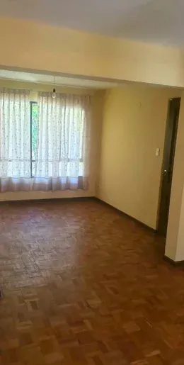 Foto 2 de Casa Bien Ubicada Próxima Av. América Y Melchor Perez 178 M2