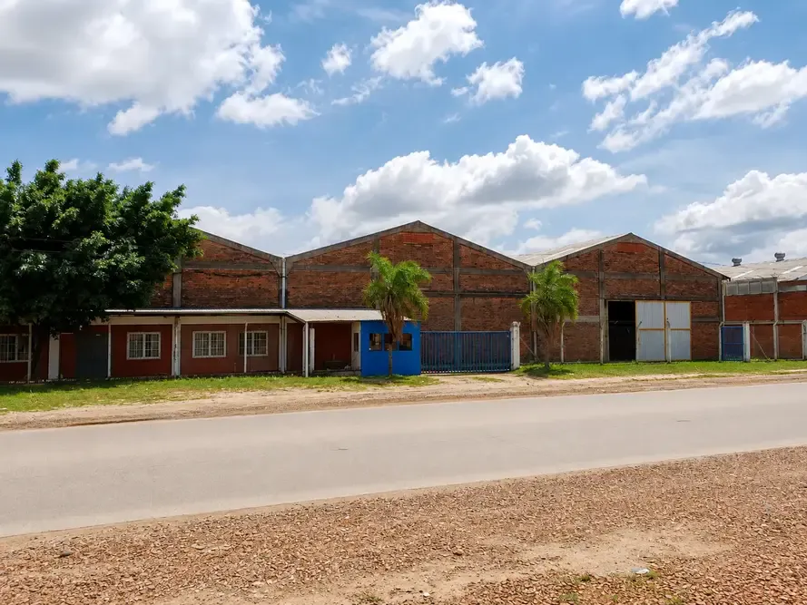Foto 2 de Una Ubicación Que Hace La Diferencia /5.485 m² de terreno | 60 m de frente | 2 calles | 3 tinglados