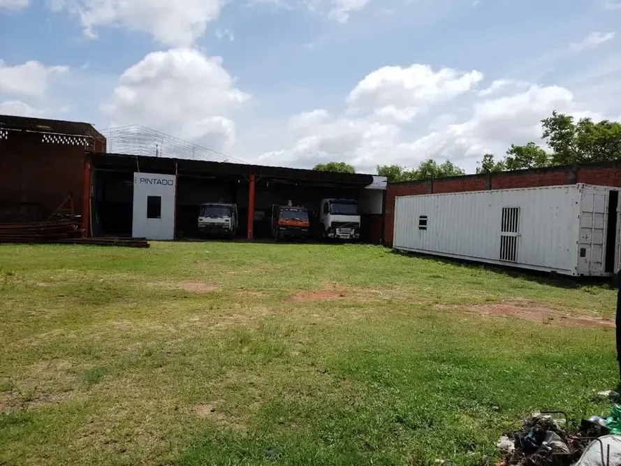 Foto 4 de Una Ubicación Que Hace La Diferencia /5.485 m² de terreno | 60 m de frente | 2 calles | 3 tinglados
