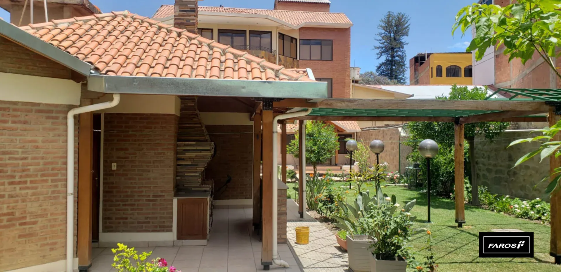 Foto 2 de Residencia Colercial En Venta Quillacollo
