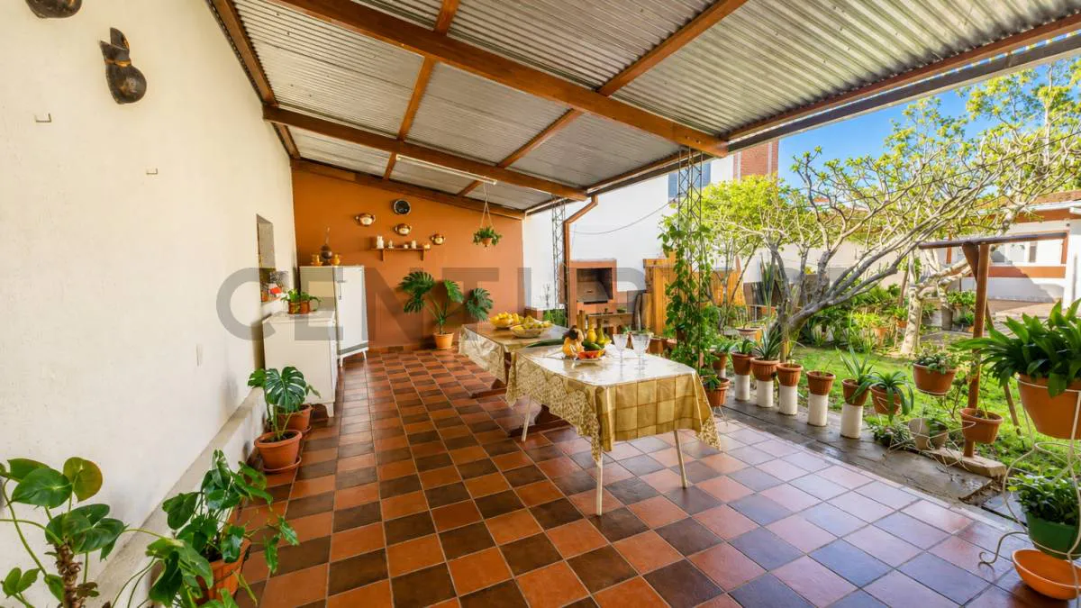Foto 3 de 2 Casas en 1 en Alquiler – Ideal para Oficinas | Tarija