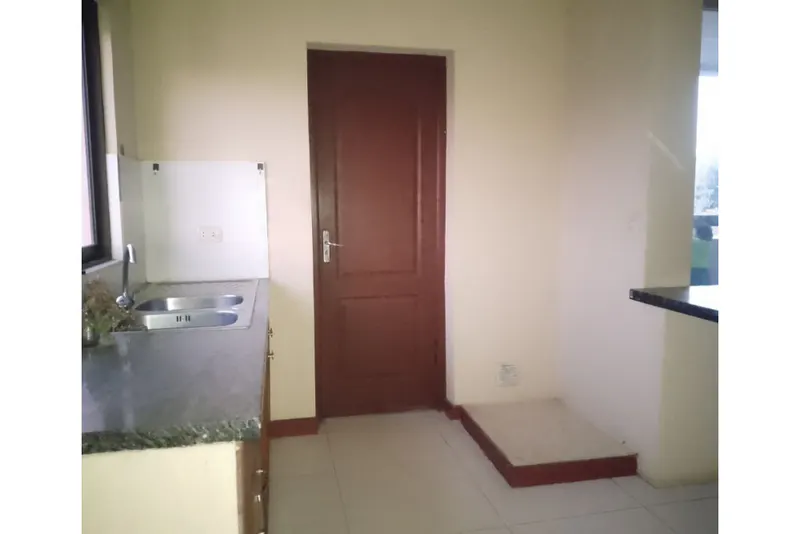 Foto 12 de “Depto en Condominio San Gerónimo con balcón y piscina – Tarija”