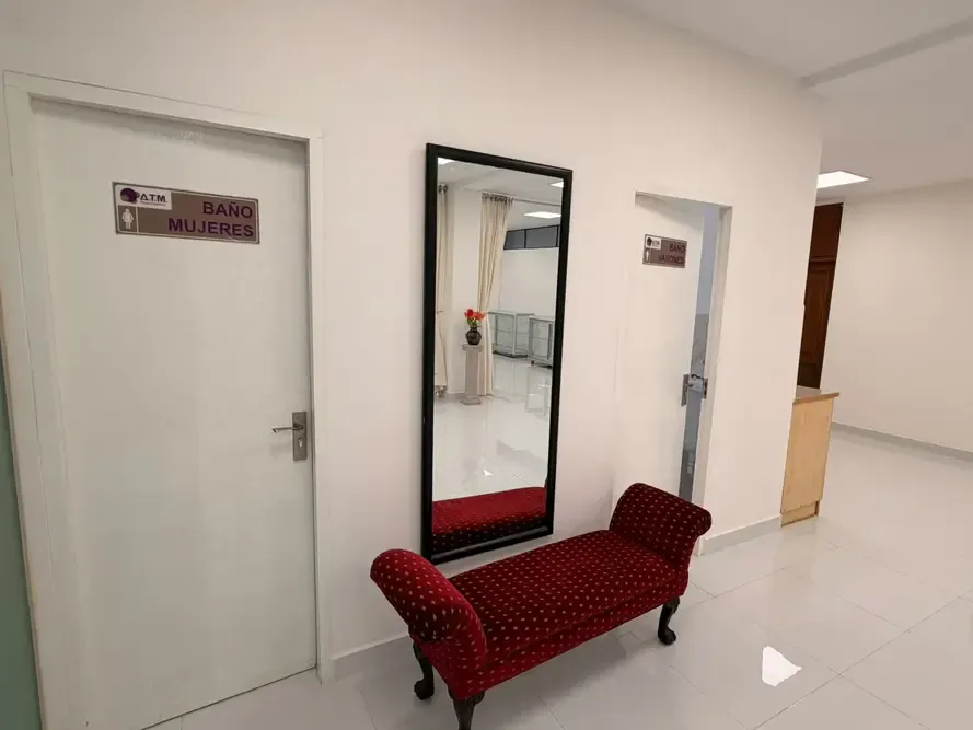 Foto 3 de Oficina Corporativa en Alquiler – Cala Cala