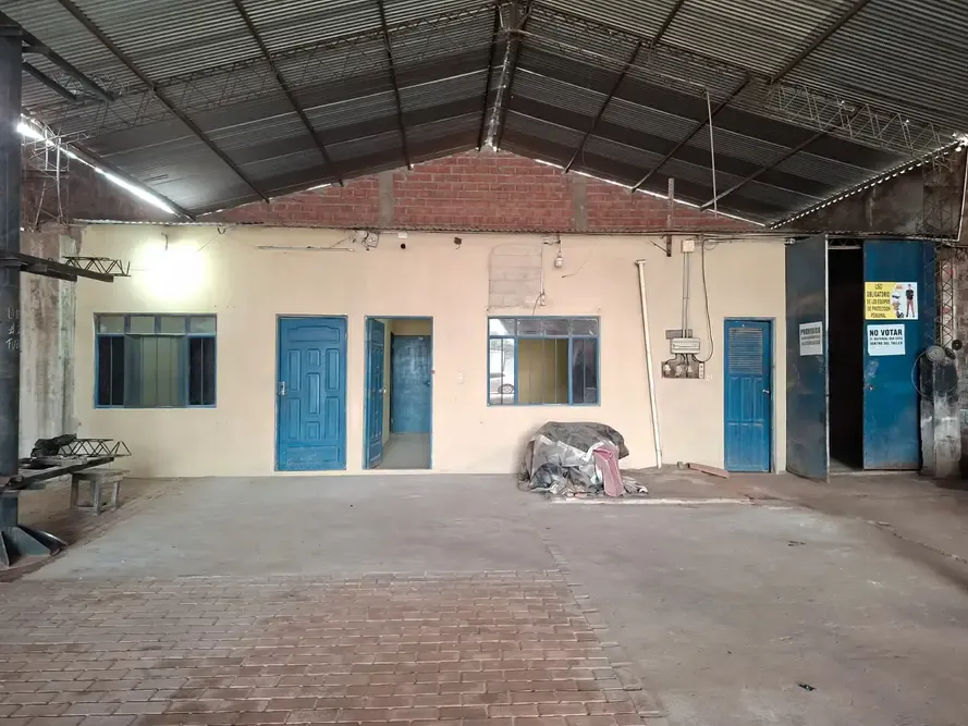 Foto 6 de Terreno con Galpón en Venta Av. Virgen de Lujan y Av. Montecristo, 9no anillo