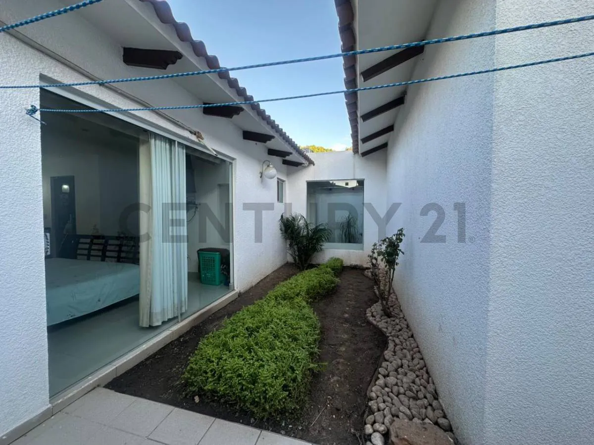 Foto 11 de Casa en Anticretico en zona este - Av. Virgen de Lujan 6to anillo