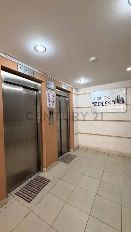 Foto 6 de Departamento Edificio Roles en Venta