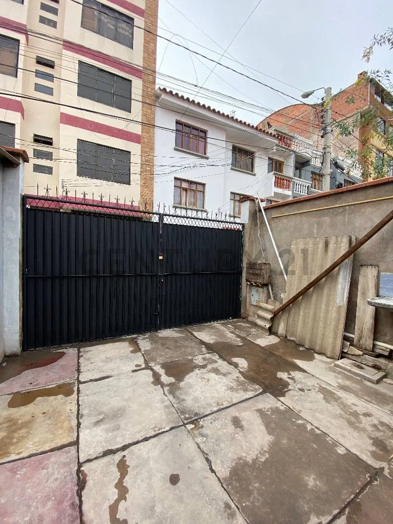 Foto 4 de Casa en Venta a Media Cuadra de La Plazuela Cooperativista