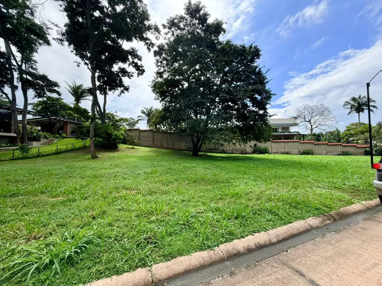 Foto 4 de Terreno en Venta en La Hacienda del Urubó