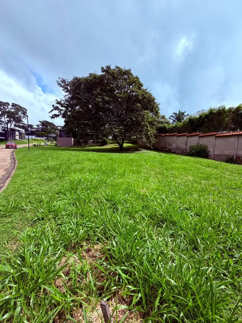 Foto 2 de Terreno en Venta en La Hacienda del Urubó