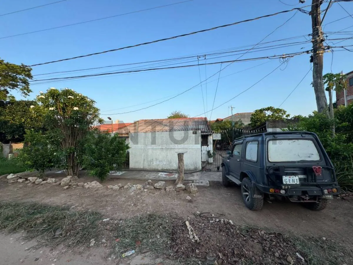 Foto 2 de Casa con Amplio y Hermoso Terreno en Venta para Desarrollo Inmobiliario
