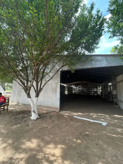 Foto 7 de Terreno en Alquiler con 2 Galpones