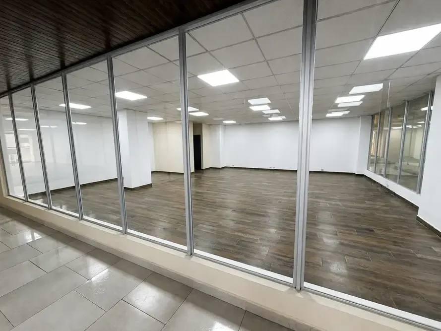 Foto 5 de Local Comercial - Sobre Av. Pando
