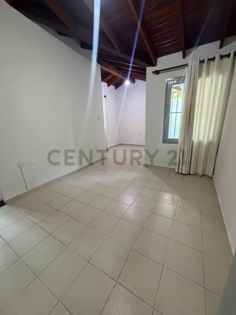 Foto 8 de Casa en Alquiler para Empresas