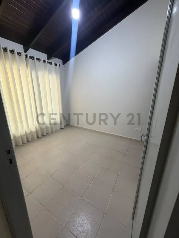Foto 6 de Casa en Alquiler para Empresas