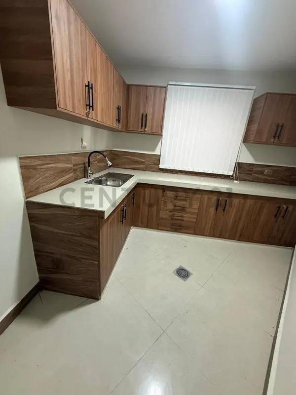 Foto 6 de Oficina independiente a estrenar + baño privado en alquiler – zona San Matías