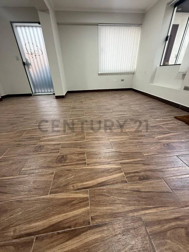 Foto 3 de Oficina independiente a estrenar + baño privado en alquiler – zona San Matías