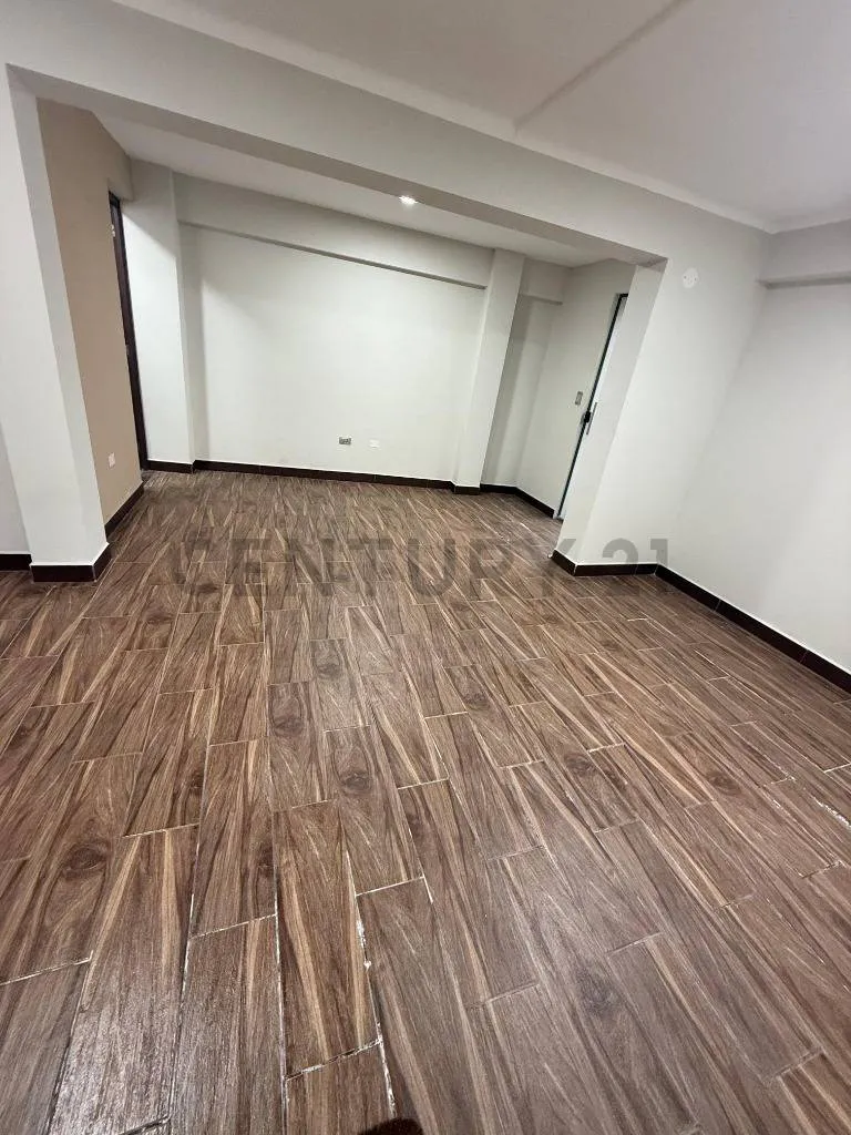 Foto 4 de Oficina independiente a estrenar + baño privado en alquiler – zona San Matías