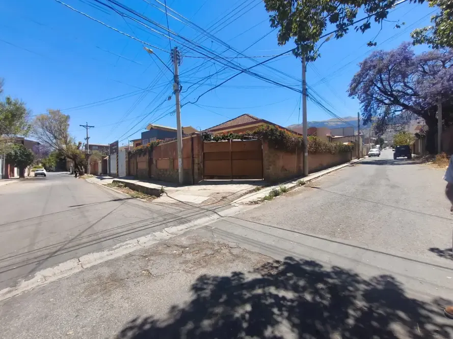 Foto 2 de Terreno en Venta a Una Cuadra de La Av. Circunvalacion