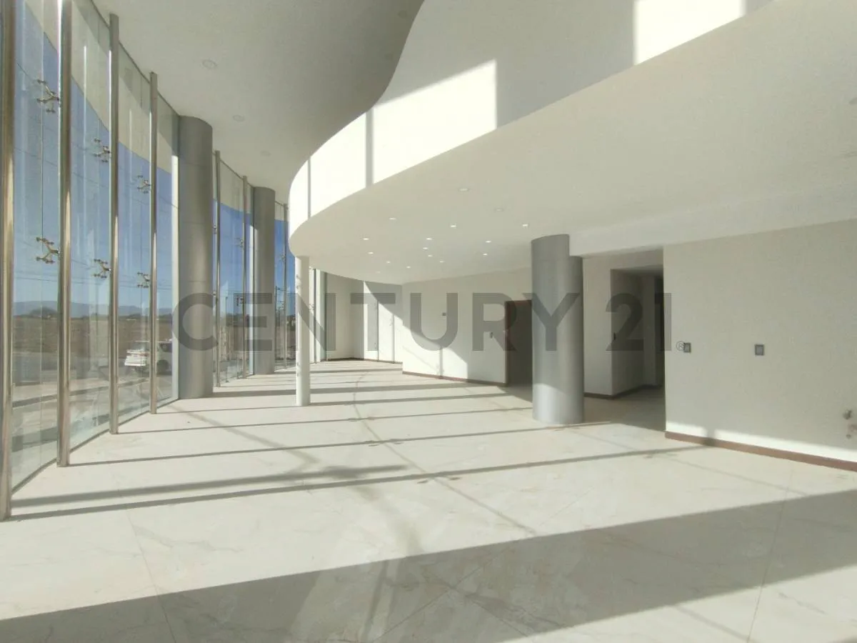 Foto 5 de ¡ Local Esquinero de 285 M². en Alquiler!