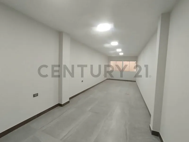 Foto 10 de ¡ Local Esquinero de 285 M². en Alquiler!