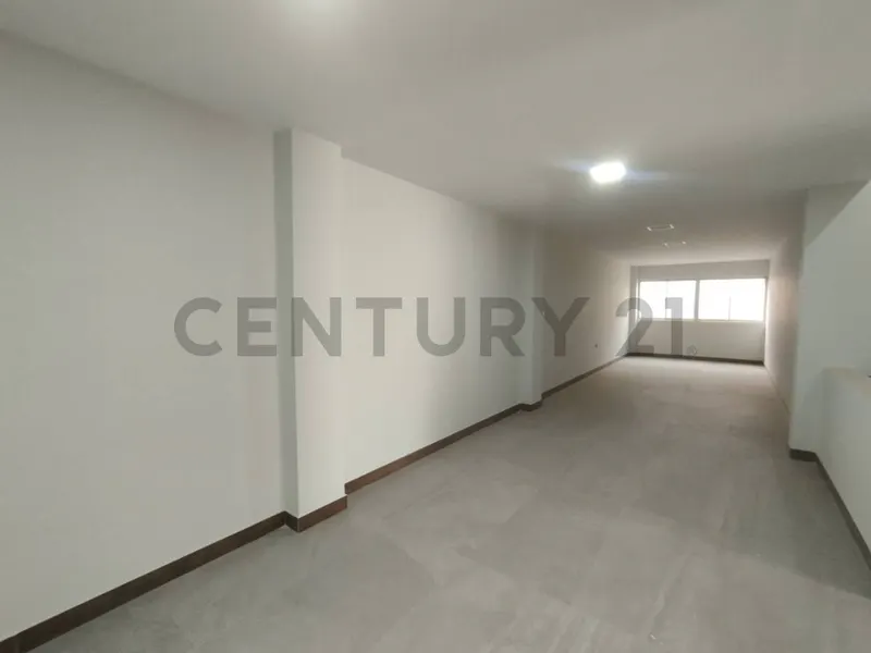 Foto 11 de ¡ Local Esquinero de 285 M². en Alquiler!