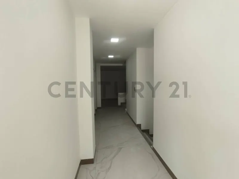 Foto 8 de ¡ Local Esquinero de 285 M². en Alquiler!