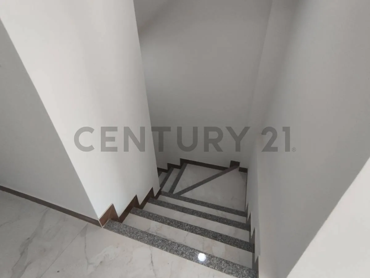 Foto 9 de ¡ Local Esquinero de 285 M². en Alquiler!